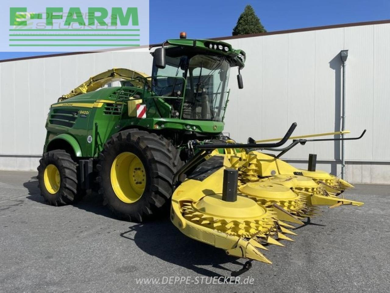 John Deere 8400i - Samohybná rezačka: obrázok 4 John Deere 8400i - Samohybná rezačka: obrázok 4