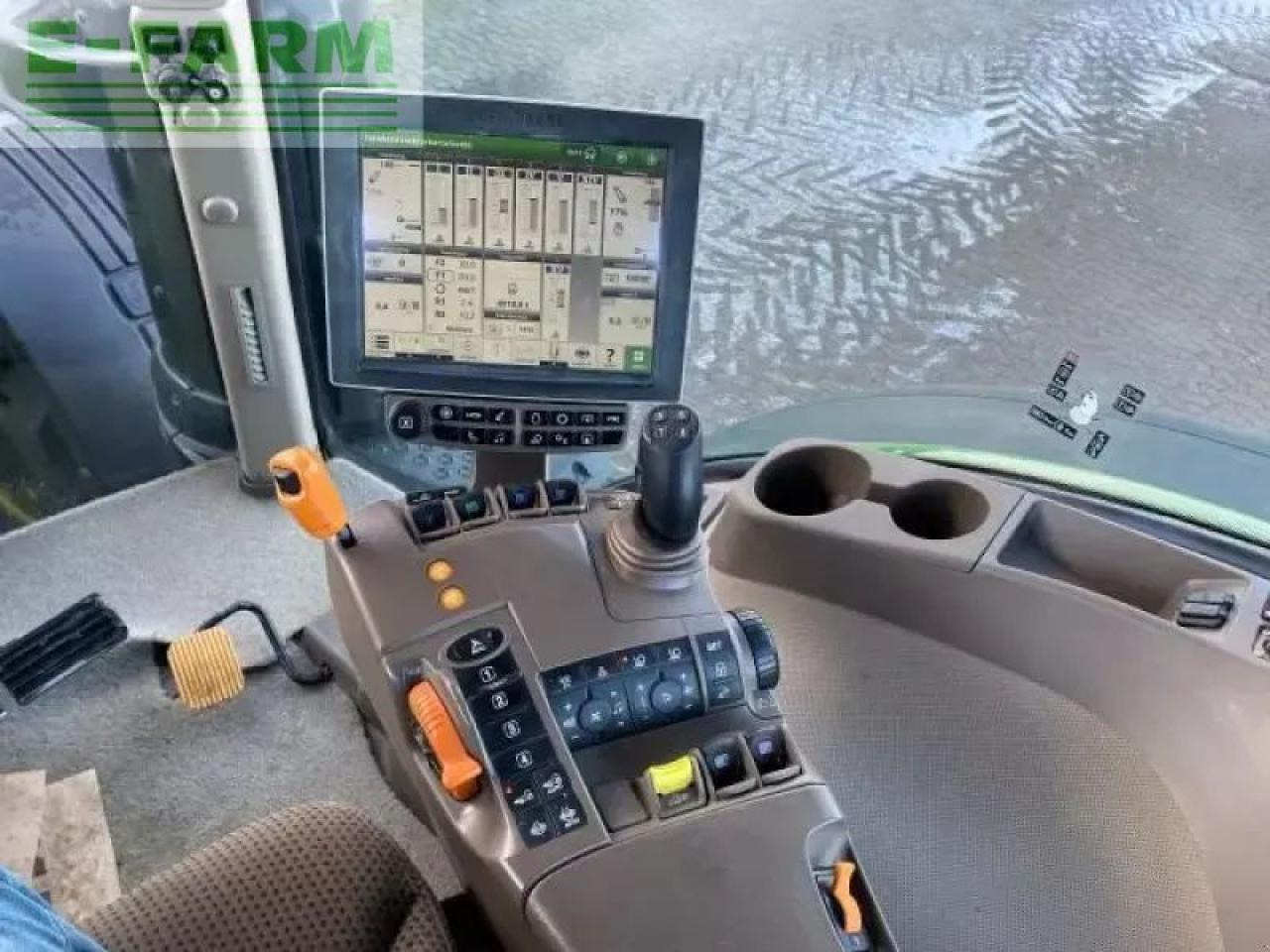 John Deere 8400r - Traktor: obrázok 4 John Deere 8400r - Traktor: obrázok 4