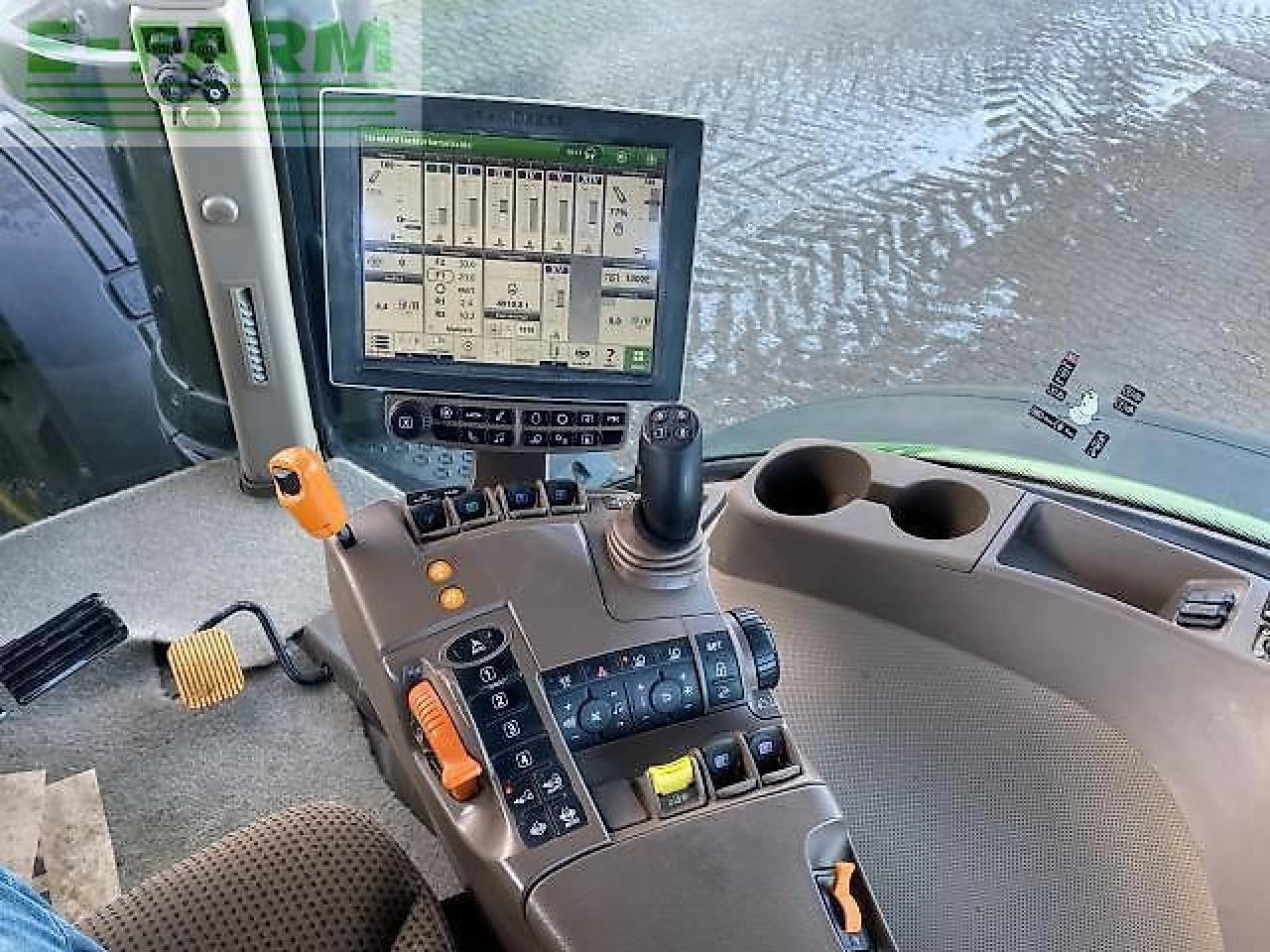 John Deere 8400r - Traktor: obrázok 4 John Deere 8400r - Traktor: obrázok 4