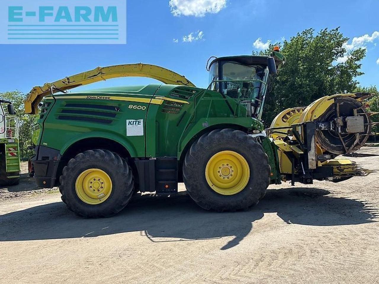 John Deere 8600 - Obilný kombajn: obrázok 4 John Deere 8600 - Obilný kombajn: obrázok 4