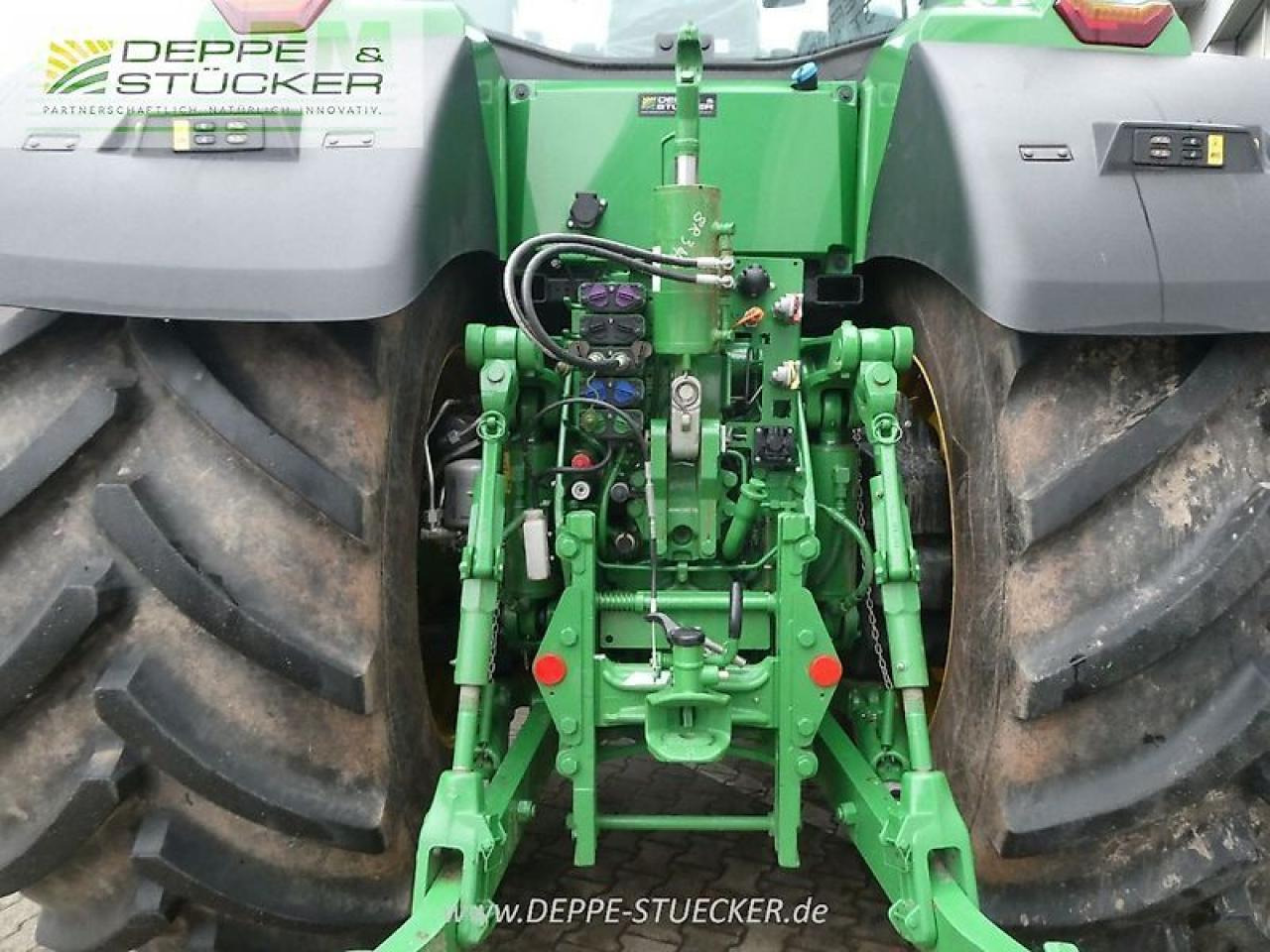 John Deere 8r 340 - Traktor: obrázok 4 John Deere 8r 340 - Traktor: obrázok 4