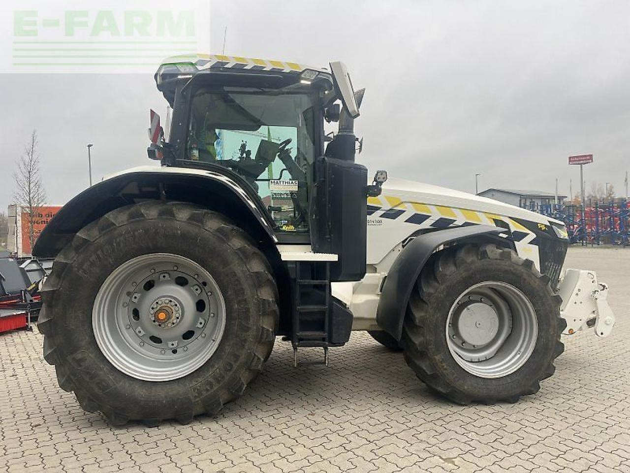 John Deere 8r 370 - Traktor: obrázok 4 John Deere 8r 370 - Traktor: obrázok 4