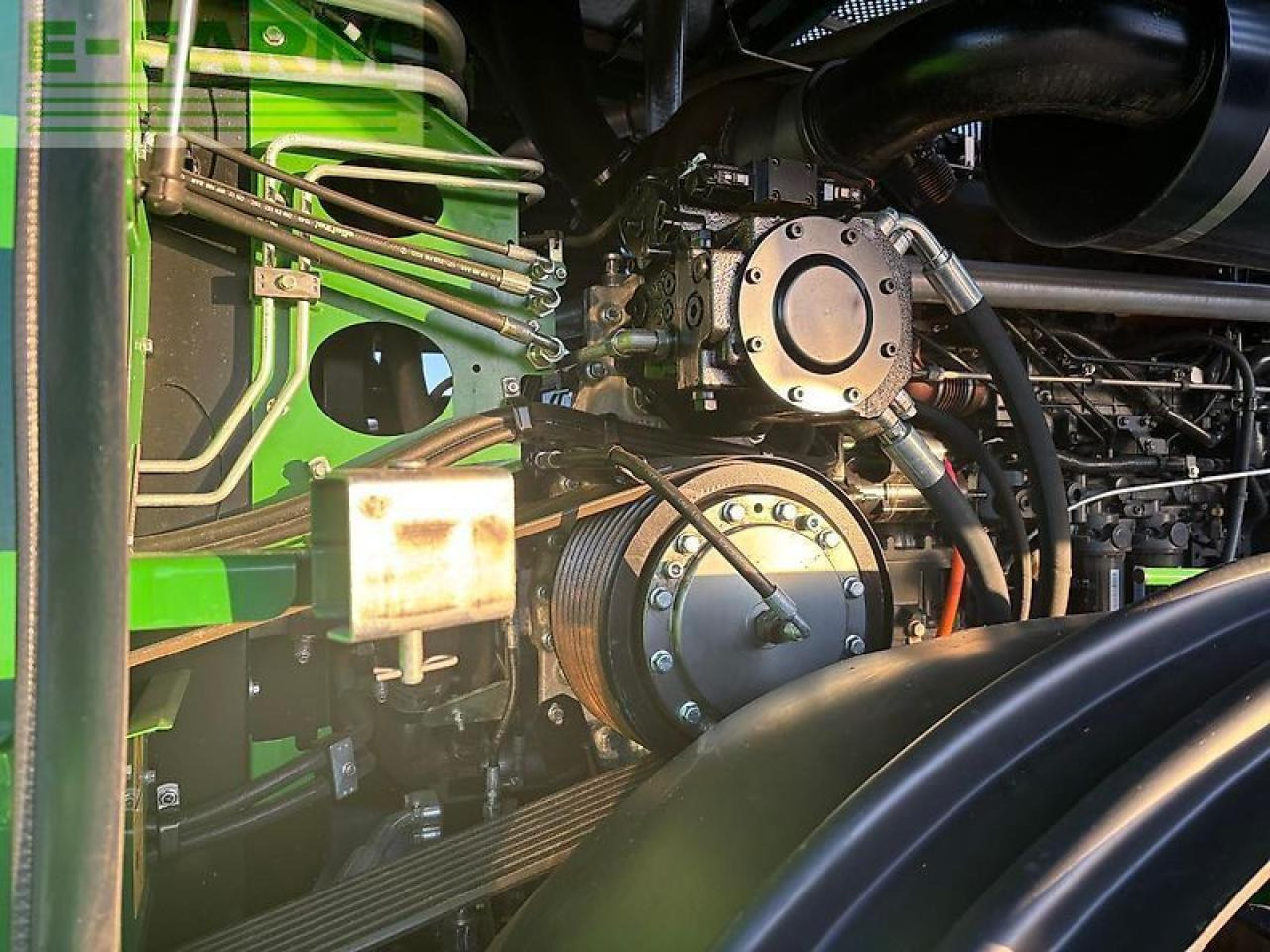 John Deere 9600 - Samohybná rezačka: obrázok 3 John Deere 9600 - Samohybná rezačka: obrázok 3