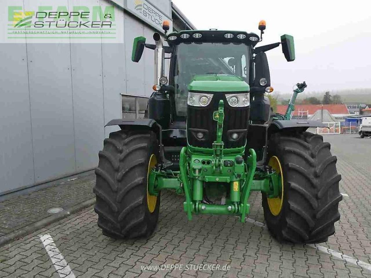 John Deere T660 - Obilný kombajn: obrázok 2 John Deere T660 - Obilný kombajn: obrázok 2