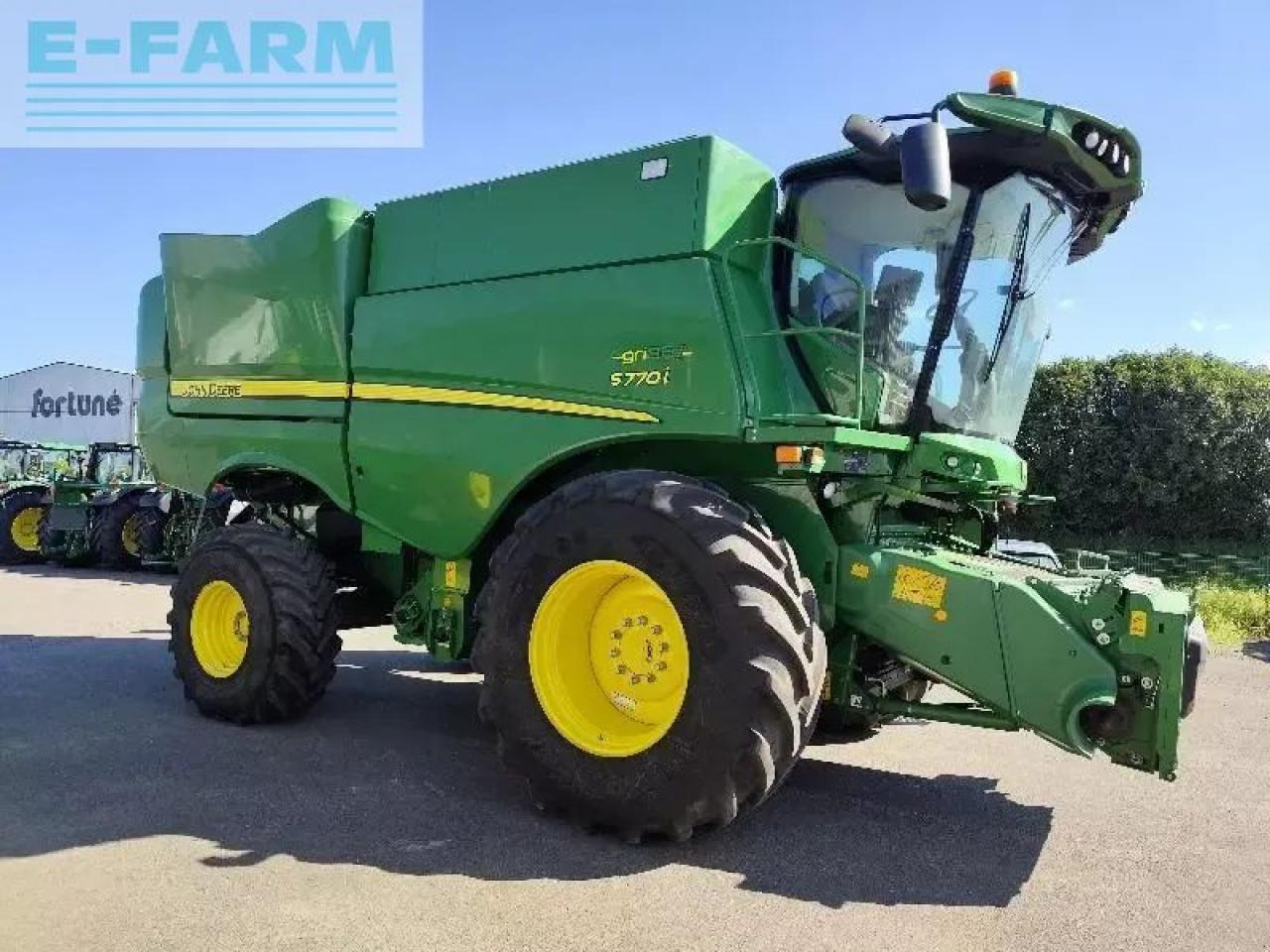 John Deere s770i - Obilný kombajn: obrázok 3 John Deere s770i - Obilný kombajn: obrázok 3