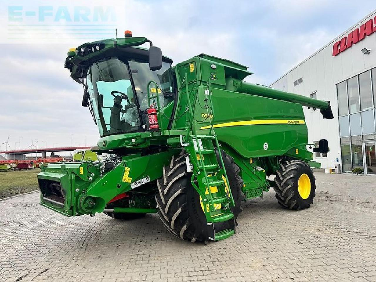 John Deere t670i - Obilný kombajn: obrázok 1 John Deere t670i - Obilný kombajn: obrázok 1