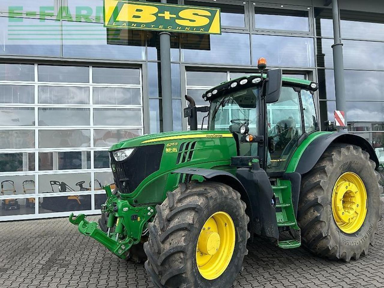 John Deere traktor 6215r - Traktor: obrázok 5 John Deere traktor 6215r - Traktor: obrázok 5