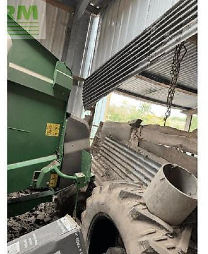 John Deere v461m - Lis na hranaté balíky: obrázok 5 John Deere v461m - Lis na hranaté balíky: obrázok 5