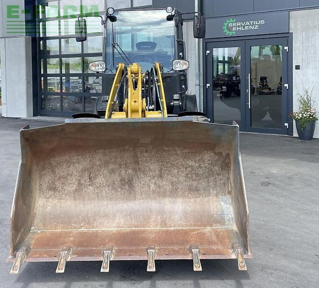 Komatsu wa 70m 6 tonner mit nur 246 stunden, inkl. 2 werkzeugen - Mini rýpadlo: obrázok 5 Komatsu wa 70m 6 tonner mit nur 246 stunden, inkl. 2 werkzeugen - Mini rýpadlo: obrázok 5