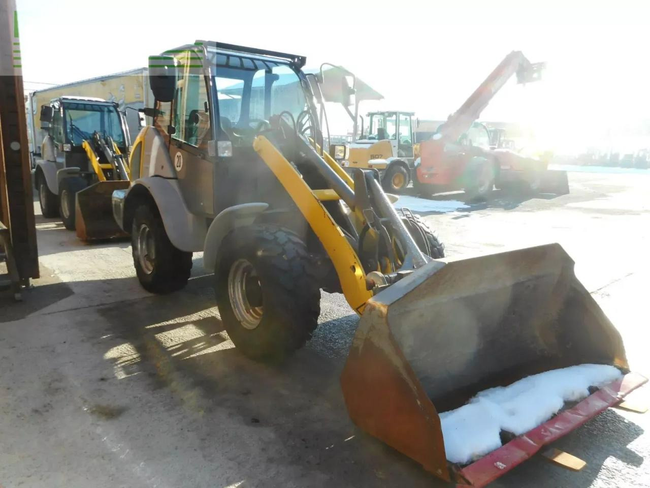 Kramer 5075 - Mini rýpadlo: obrázok 4 Kramer 5075 - Mini rýpadlo: obrázok 4