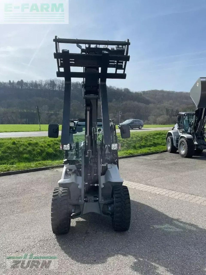 Kramer kl12.5 - Mini rýpadlo: obrázok 4 Kramer kl12.5 - Mini rýpadlo: obrázok 4