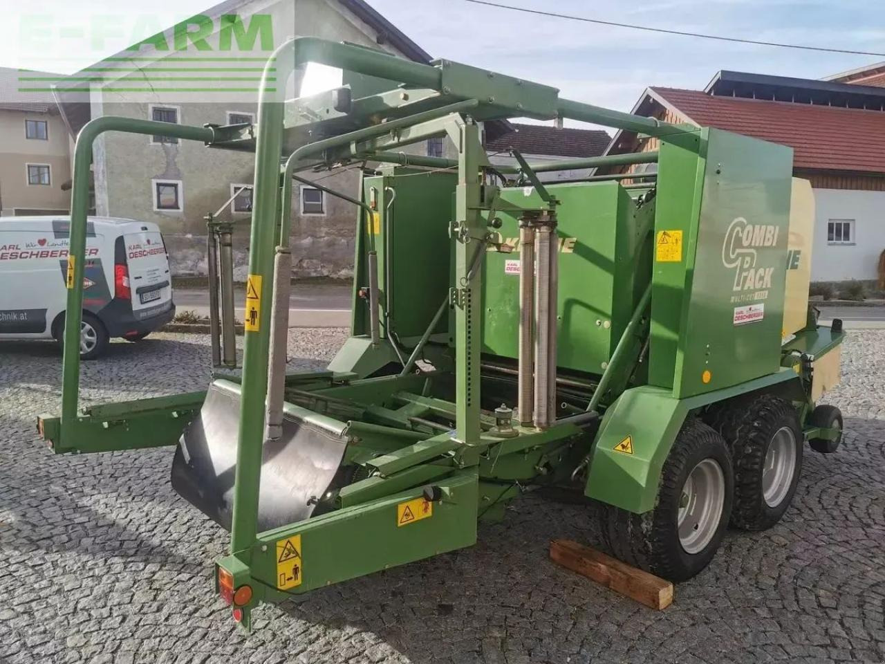 Krone combipack 1250 mc press-wickelkombination - Lis na hranaté balíky: obrázok 4 Krone combipack 1250 mc press-wickelkombination - Lis na hranaté balíky: obrázok 4