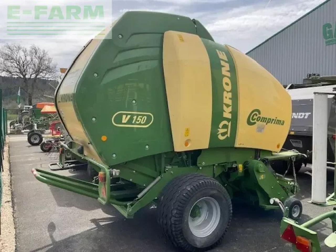 Krone v 150 - Lis na hranaté balíky: obrázok 4 Krone v 150 - Lis na hranaté balíky: obrázok 4