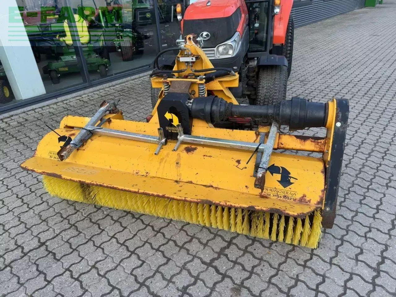 Kubota 5740 - Traktor: obrázok 5 Kubota 5740 - Traktor: obrázok 5