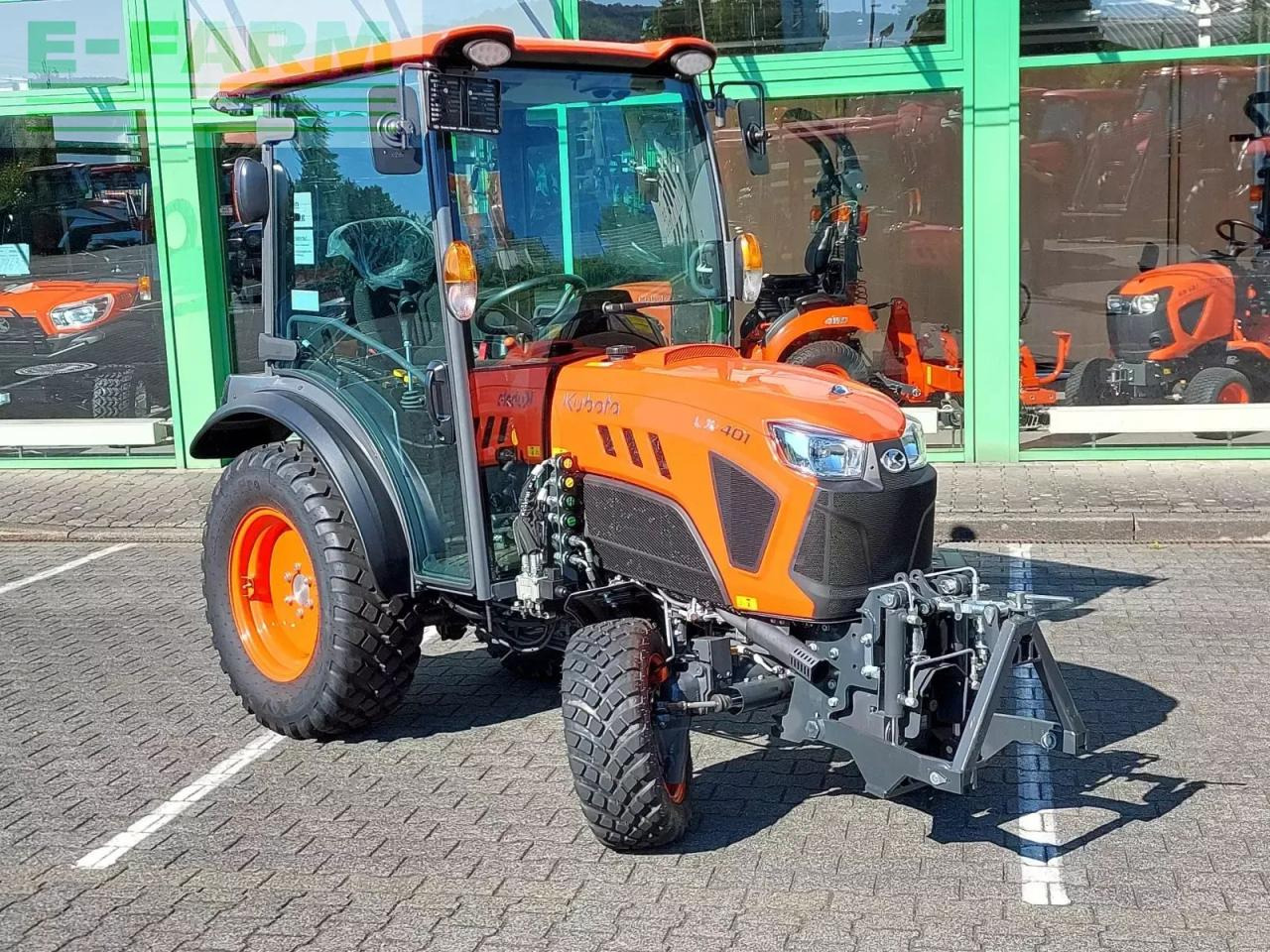 Kubota lx401 cab - Traktor: obrázok 2 Kubota lx401 cab - Traktor: obrázok 2