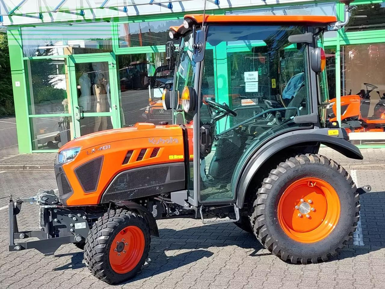 Kubota lx401 cab - Traktor: obrázok 3 Kubota lx401 cab - Traktor: obrázok 3