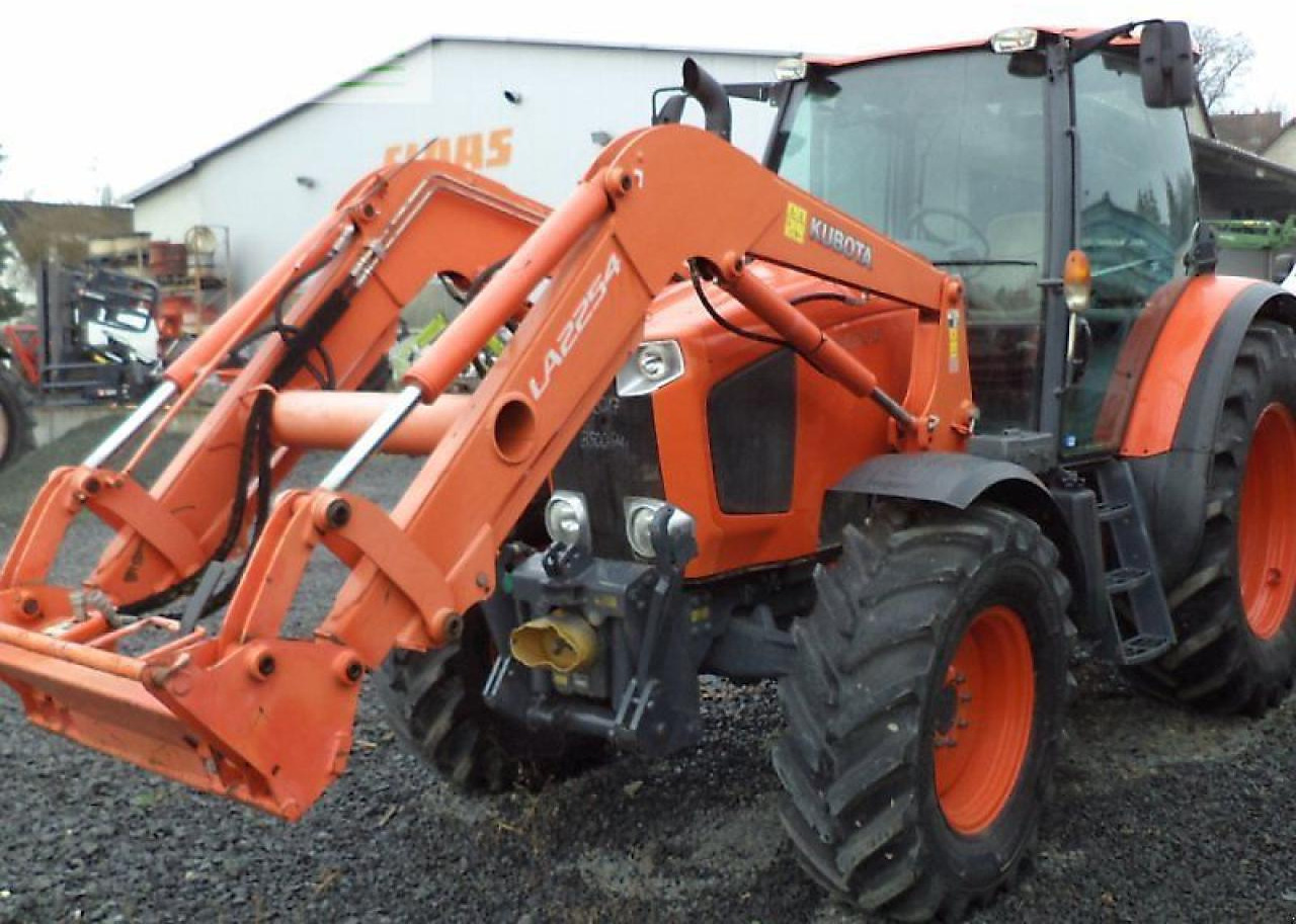 Kubota m135-17 gx 2 - Traktor: obrázok 2 Kubota m135-17 gx 2 - Traktor: obrázok 2