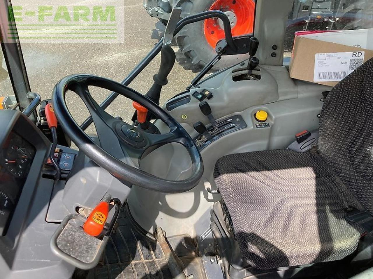 Kubota m7040 - Traktor: obrázok 3 Kubota m7040 - Traktor: obrázok 3