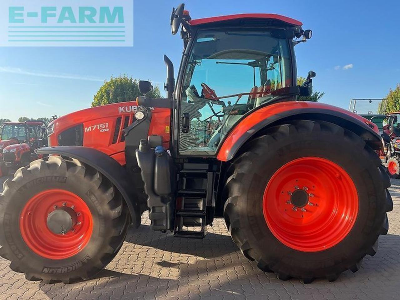 Kubota m7151 - Traktor: obrázok 2 Kubota m7151 - Traktor: obrázok 2