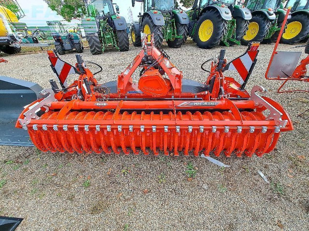 Kuhn hr3030 - Stroj na obrábanie pôdy: obrázok 2 Kuhn hr3030 - Stroj na obrábanie pôdy: obrázok 2