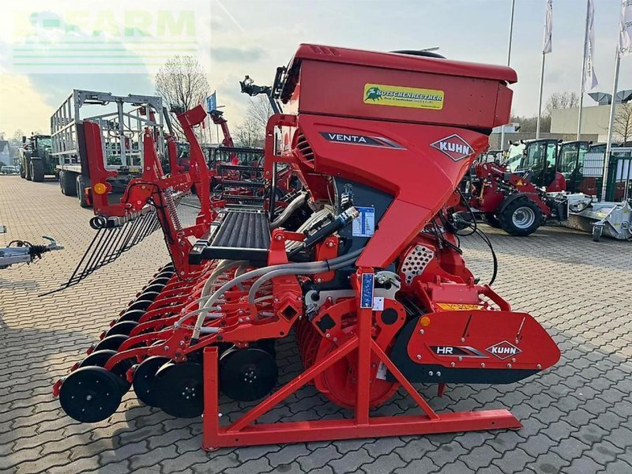 Kuhn venta 1500 liter + hr3030 - Univerzálny sejací stroj: obrázok 2 Kuhn venta 1500 liter + hr3030 - Univerzálny sejací stroj: obrázok 2