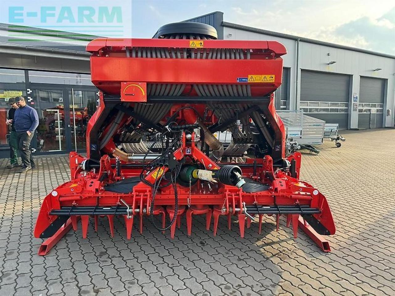 Kuhn venta 1500 liter + hr3030 - Univerzálny sejací stroj: obrázok 4 Kuhn venta 1500 liter + hr3030 - Univerzálny sejací stroj: obrázok 4