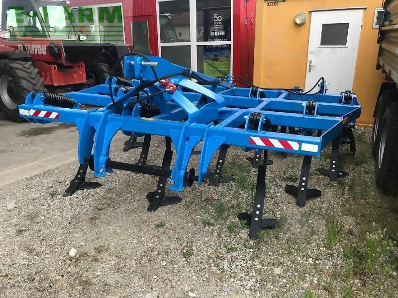 Lemken Flügelschargrubber 3,2m mit Dachringwalze hydr Tiefeneinstellung - Kultivátor: obrázok 1 Lemken Flügelschargrubber 3,2m mit Dachringwalze hydr Tiefeneinstellung - Kultivátor: obrázok 1