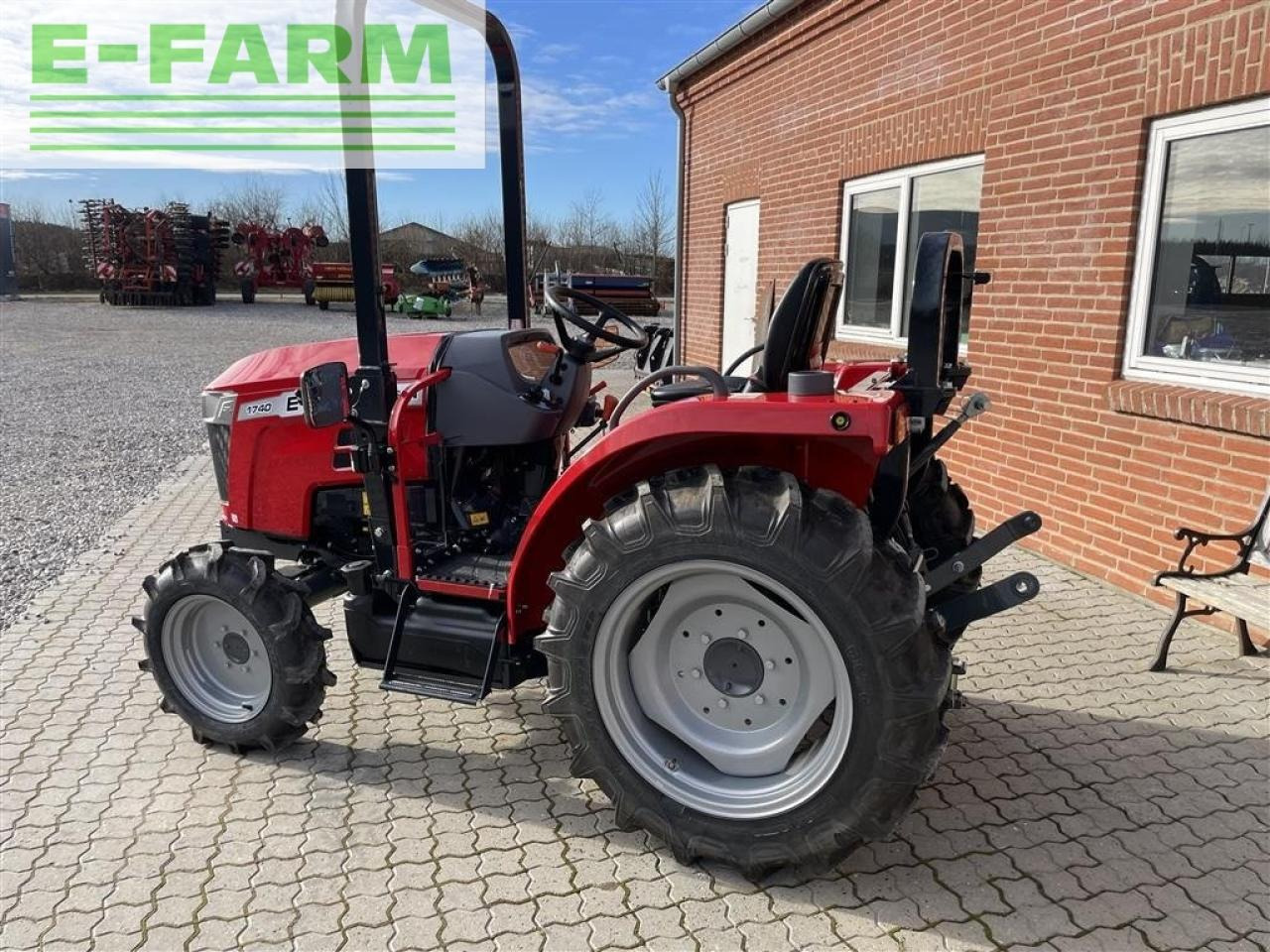 Massey Ferguson 1740e - Traktor: obrázok 2 Massey Ferguson 1740e - Traktor: obrázok 2