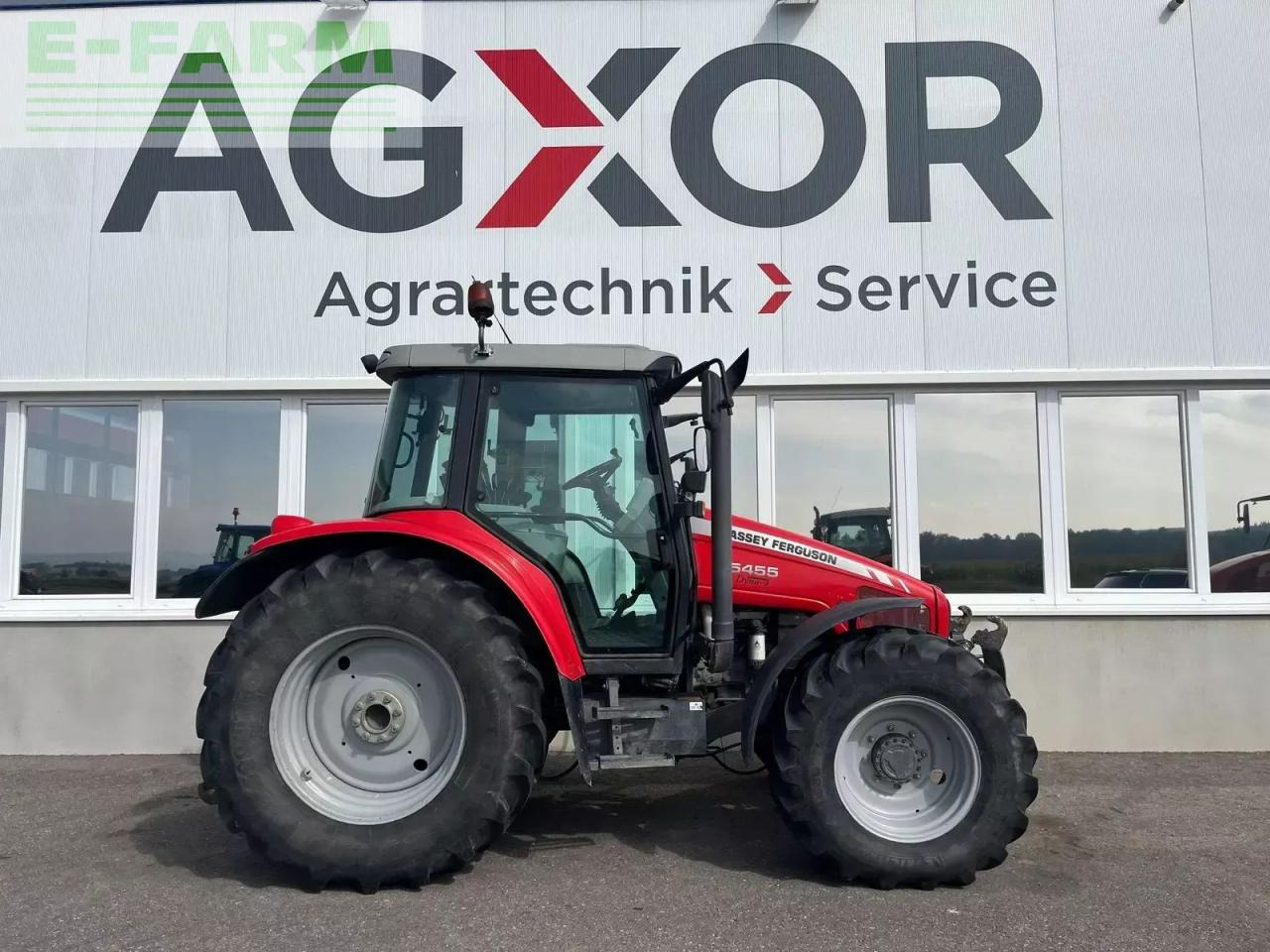 Massey Ferguson 5455-4 standard Standard - Traktor: obrázok 2 Massey Ferguson 5455-4 standard Standard - Traktor: obrázok 2