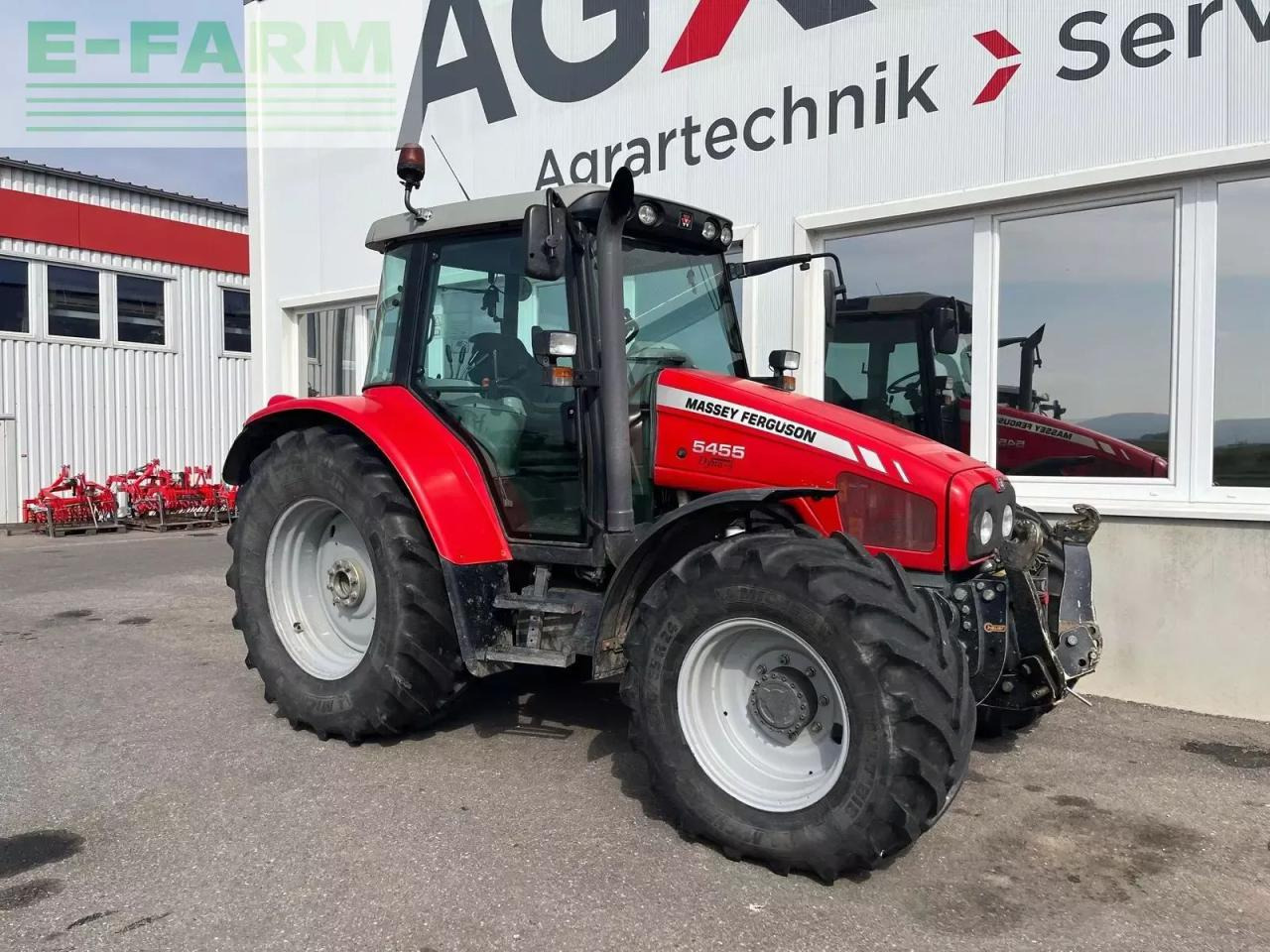 Massey Ferguson 5455-4 standard Standard - Traktor: obrázok 1 Massey Ferguson 5455-4 standard Standard - Traktor: obrázok 1