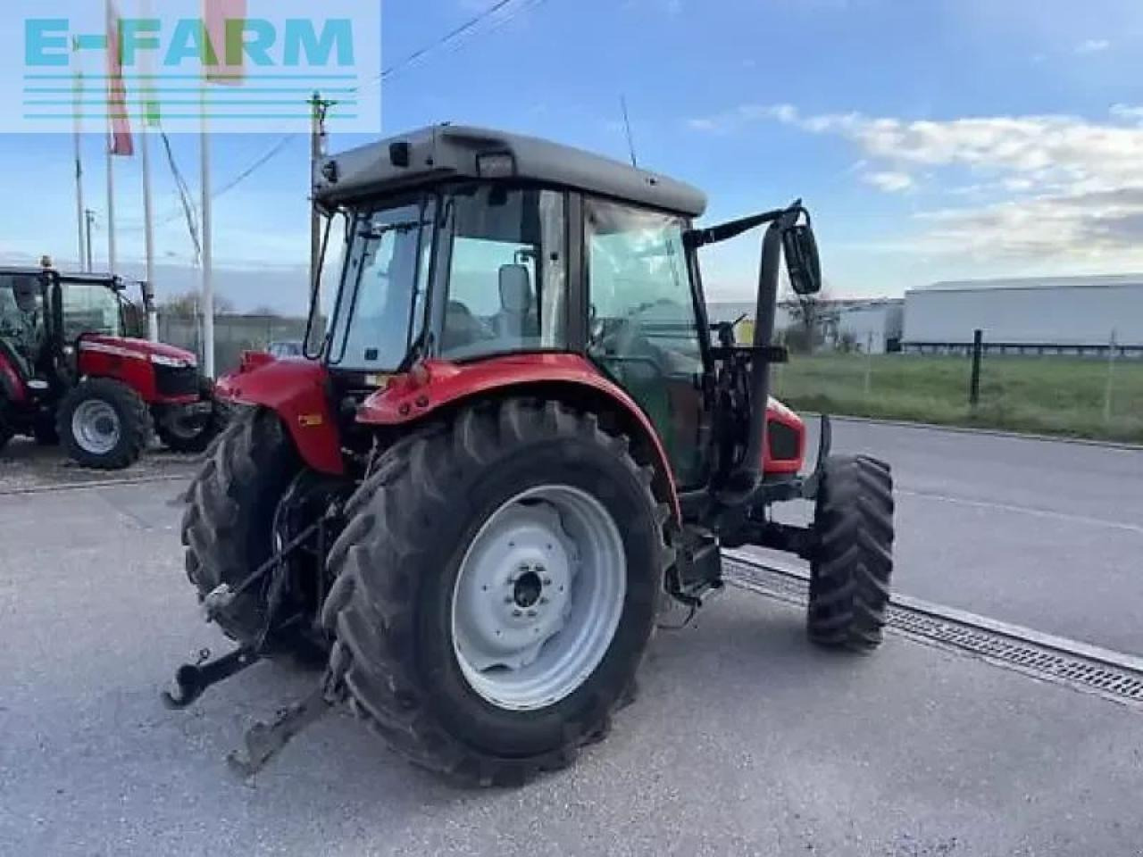Massey Ferguson 5455 - Traktor: obrázok 4 Massey Ferguson 5455 - Traktor: obrázok 4
