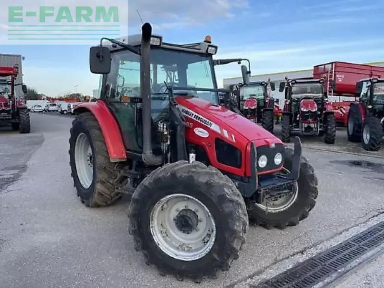 Massey Ferguson 5455 - Traktor: obrázok 2 Massey Ferguson 5455 - Traktor: obrázok 2