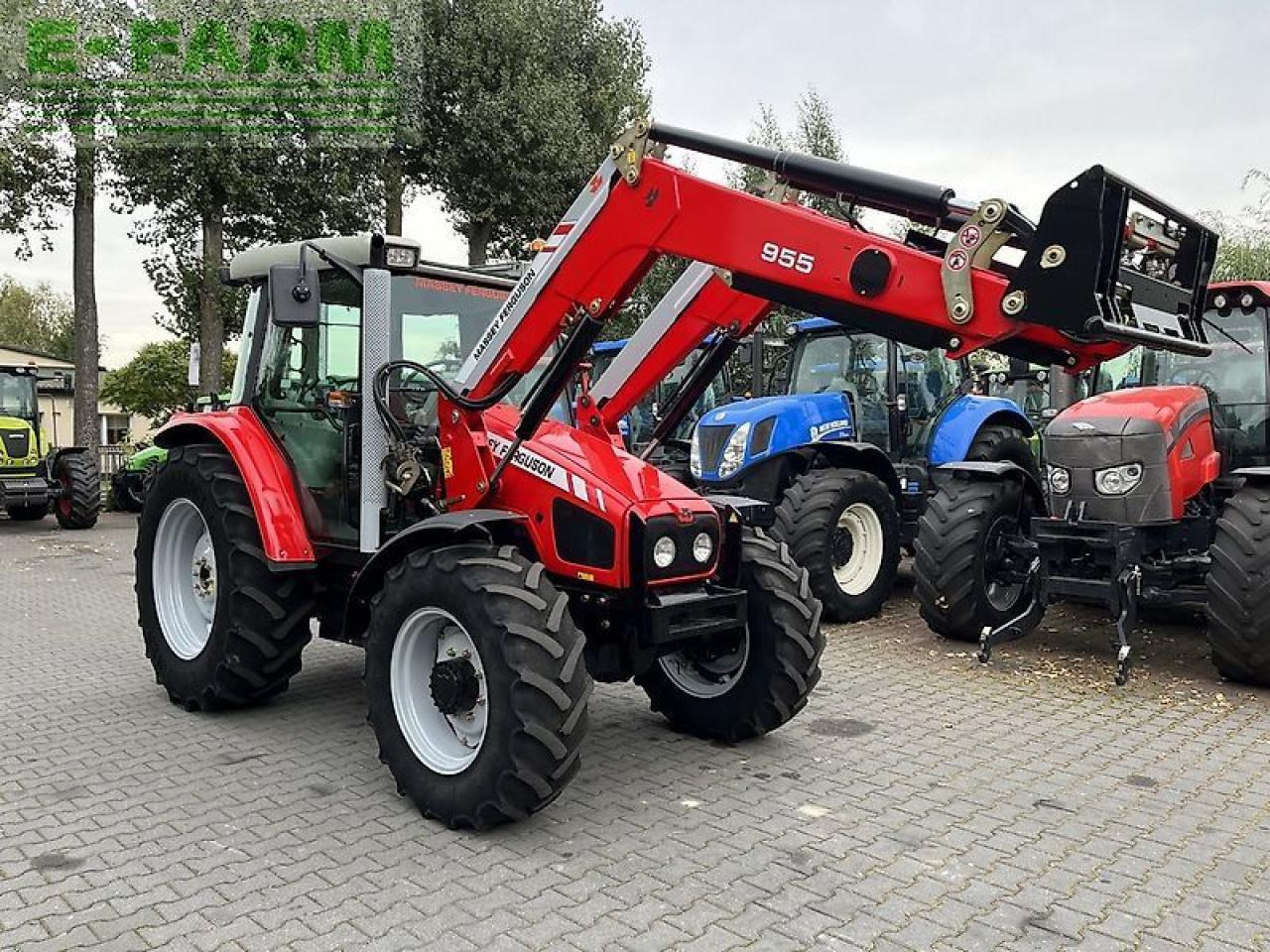 Massey Ferguson 5455 dyna-4 + massey ferguson 955 - Traktor: obrázok 3 Massey Ferguson 5455 dyna-4 + massey ferguson 955 - Traktor: obrázok 3