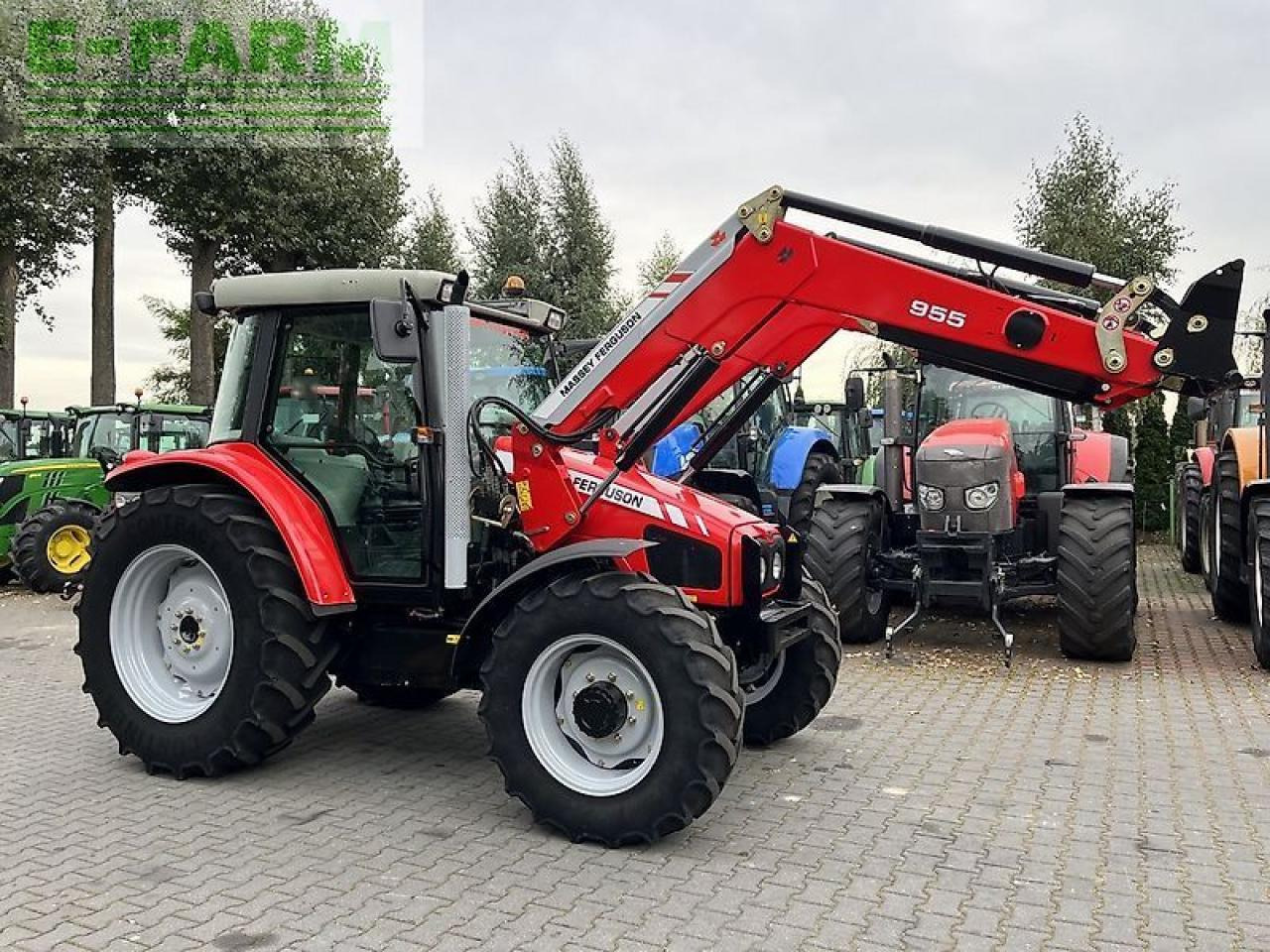 Massey Ferguson 5455 dyna-4 + massey ferguson 955 - Traktor: obrázok 4 Massey Ferguson 5455 dyna-4 + massey ferguson 955 - Traktor: obrázok 4