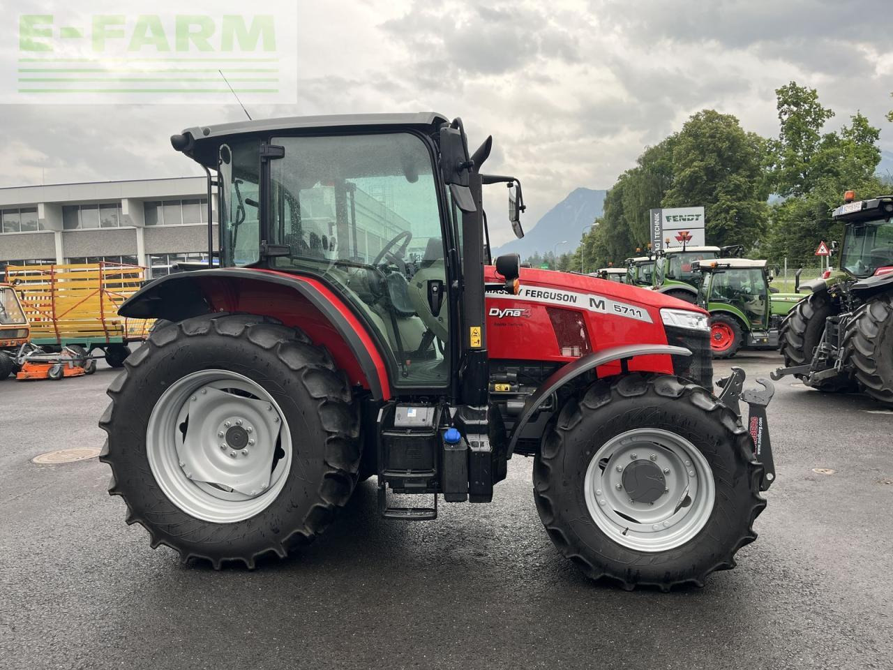 Massey Ferguson 5711m dyna4 cab essential - Traktor: obrázok 4 Massey Ferguson 5711m dyna4 cab essential - Traktor: obrázok 4