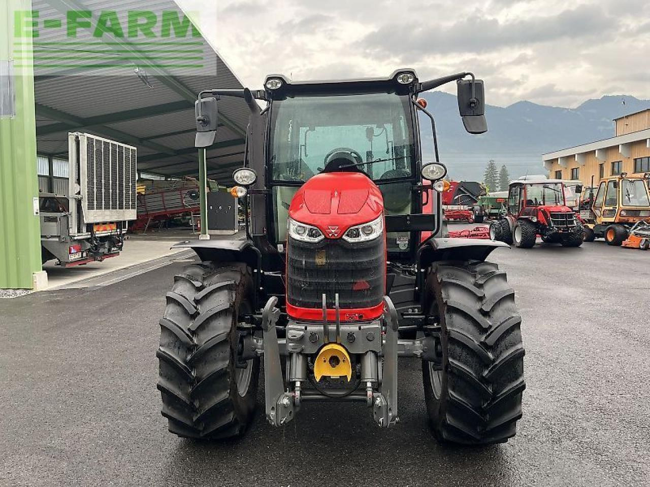 Massey Ferguson 5711m dyna4 cab essential - Traktor: obrázok 2 Massey Ferguson 5711m dyna4 cab essential - Traktor: obrázok 2