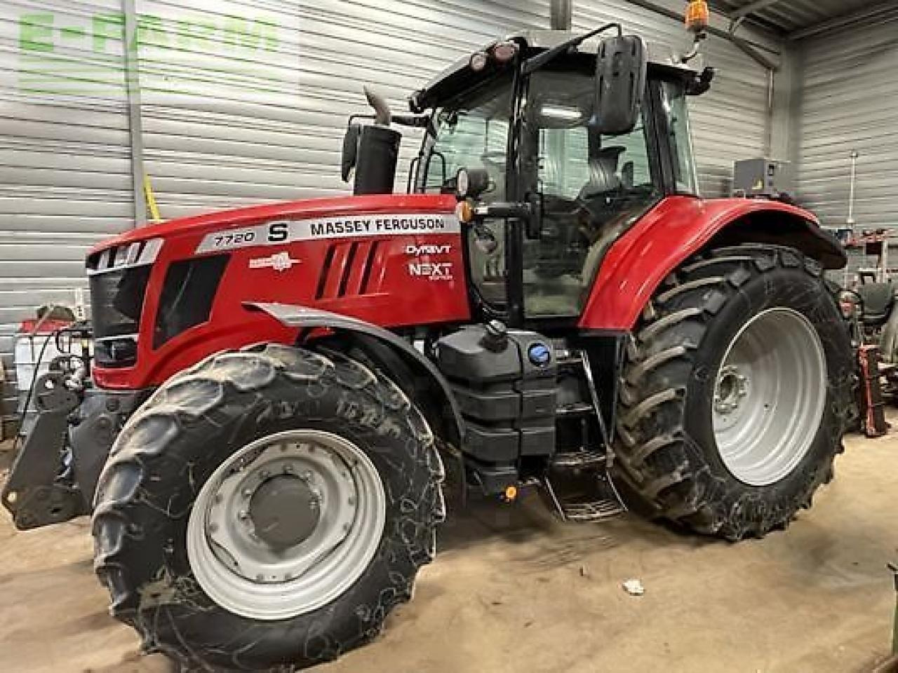 Massey Ferguson 7720s - Traktor: obrázok 2 Massey Ferguson 7720s - Traktor: obrázok 2