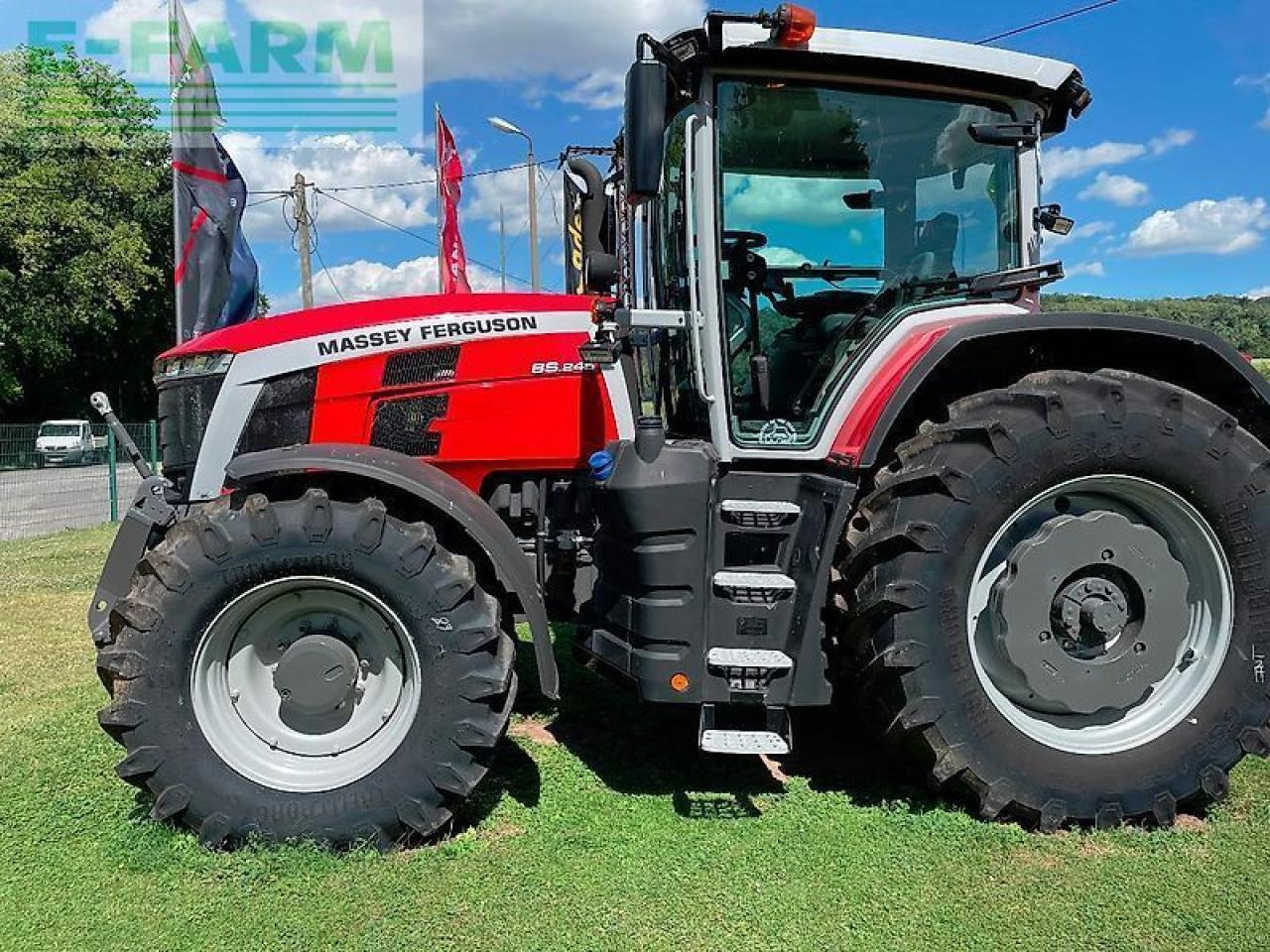 Massey Ferguson 8s.245 dyna-7 exclusive Exclusive - Traktor: obrázok 2 Massey Ferguson 8s.245 dyna-7 exclusive Exclusive - Traktor: obrázok 2