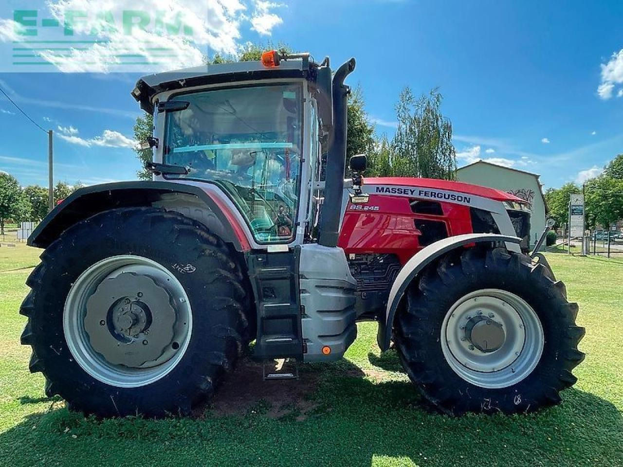 Massey Ferguson 8s.245 dyna-7 exclusive Exclusive - Traktor: obrázok 3 Massey Ferguson 8s.245 dyna-7 exclusive Exclusive - Traktor: obrázok 3