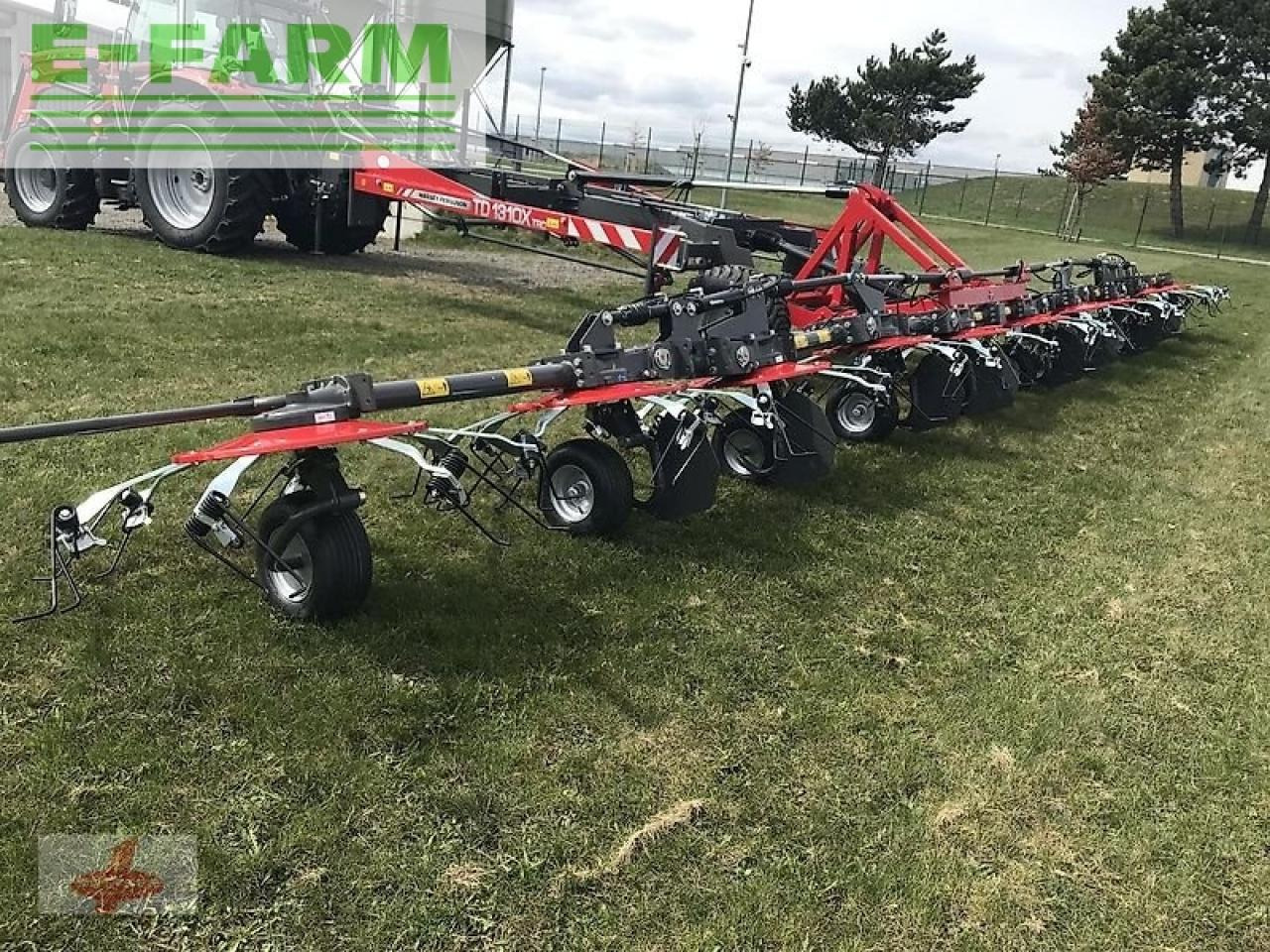 Massey Ferguson mf td 1310 x trc / lotus 1250 profi - Obracač sena: obrázok 1 Massey Ferguson mf td 1310 x trc / lotus 1250 profi - Obracač sena: obrázok 1