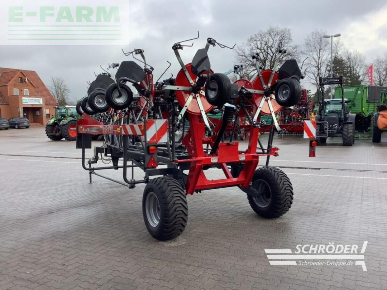 Massey Ferguson td 1310x trc (lotus 1250 t) - Obracač sena: obrázok 4 Massey Ferguson td 1310x trc (lotus 1250 t) - Obracač sena: obrázok 4