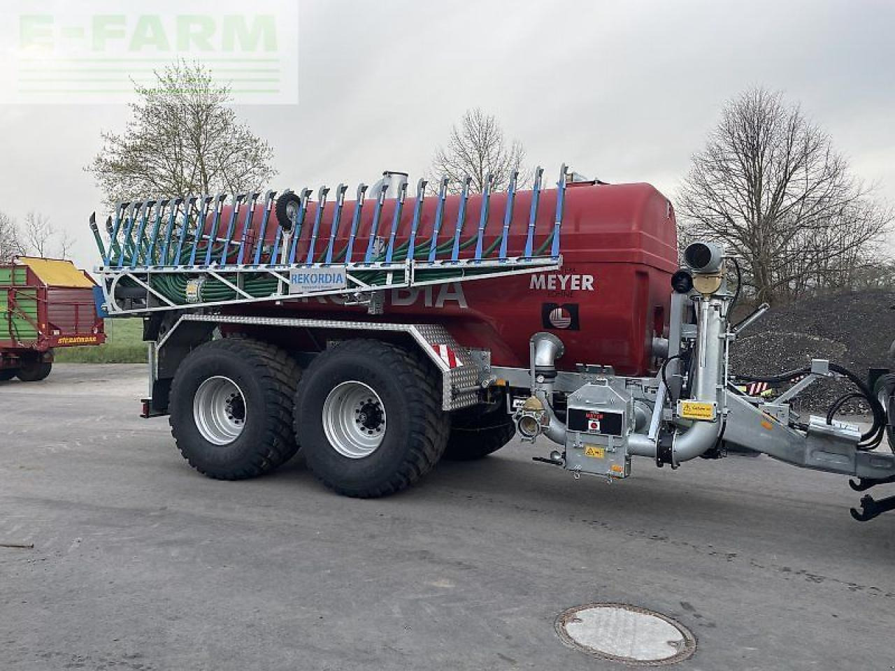 Meyer-Lohne mls rekordia 16000 mit bomech farmer 15 - Technika pro aplikaci hnoja: obrázok 3 Meyer-Lohne mls rekordia 16000 mit bomech farmer 15 - Technika pro aplikaci hnoja: obrázok 3