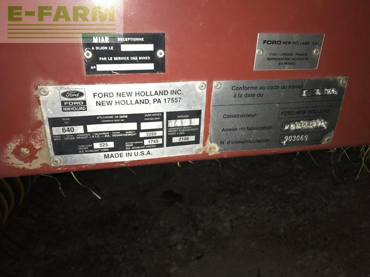 New Holland 640 B Bale Command - Lis na hranaté balíky: obrázok 3 New Holland 640 B Bale Command - Lis na hranaté balíky: obrázok 3