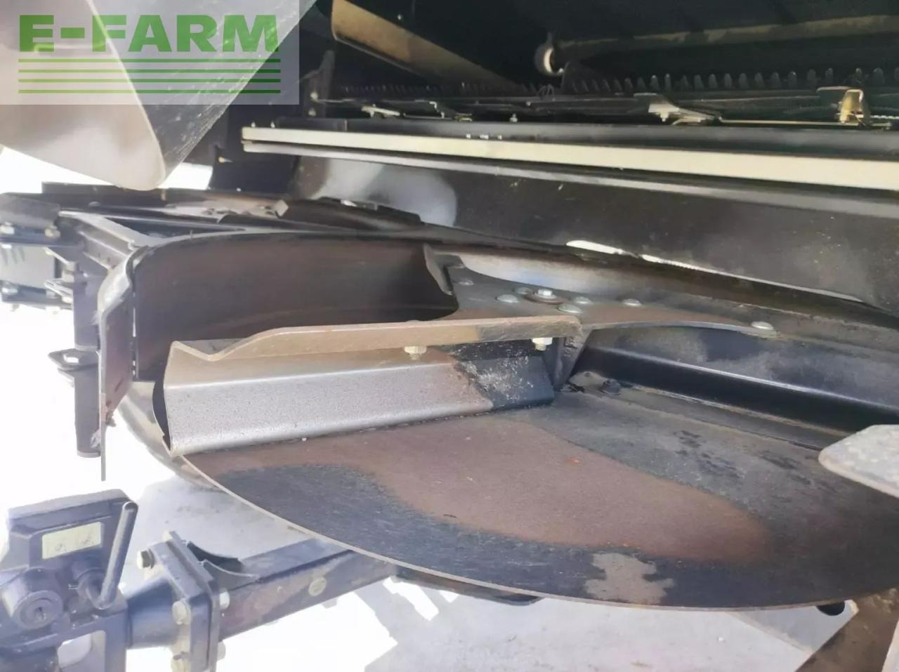 New Holland ch 7.70 laterale - Obilný kombajn: obrázok 3 New Holland ch 7.70 laterale - Obilný kombajn: obrázok 3