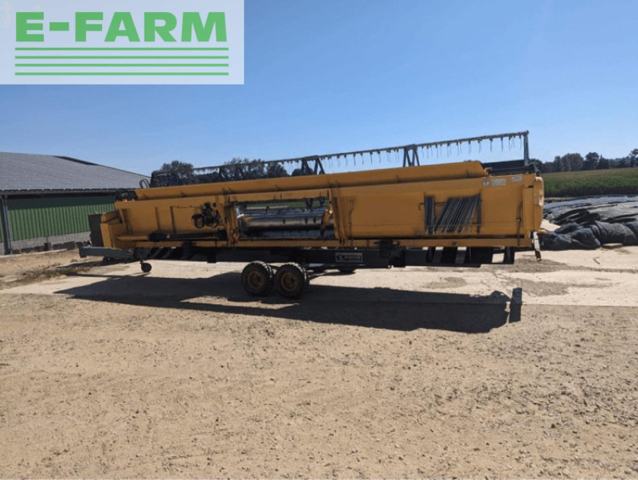 New Holland coupe - Adaptér na obilie: obrázok 1 New Holland coupe - Adaptér na obilie: obrázok 1