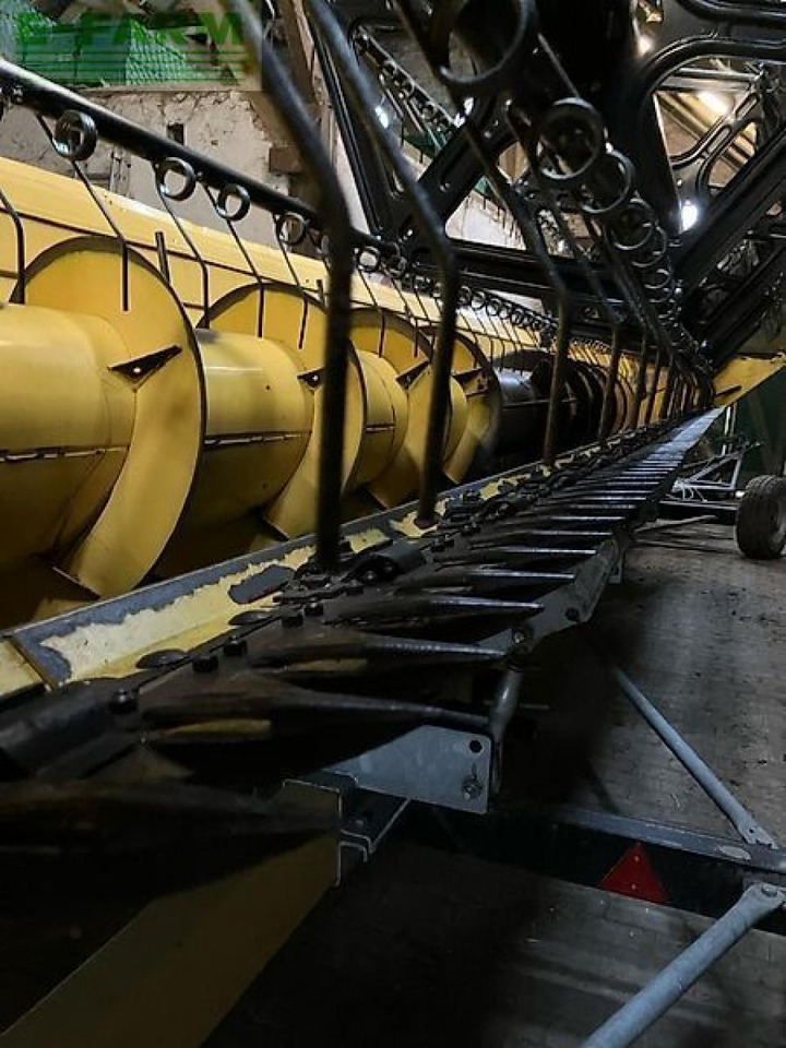 New Holland cr 8.80 - Obilný kombajn: obrázok 5 New Holland cr 8.80 - Obilný kombajn: obrázok 5