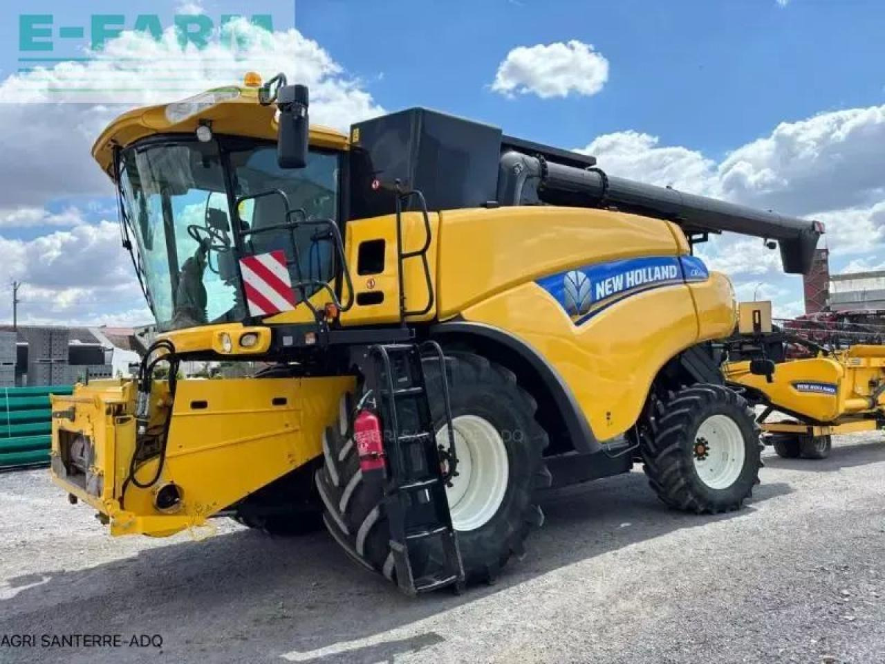 New Holland cr 8070 - Obilný kombajn: obrázok 3 New Holland cr 8070 - Obilný kombajn: obrázok 3