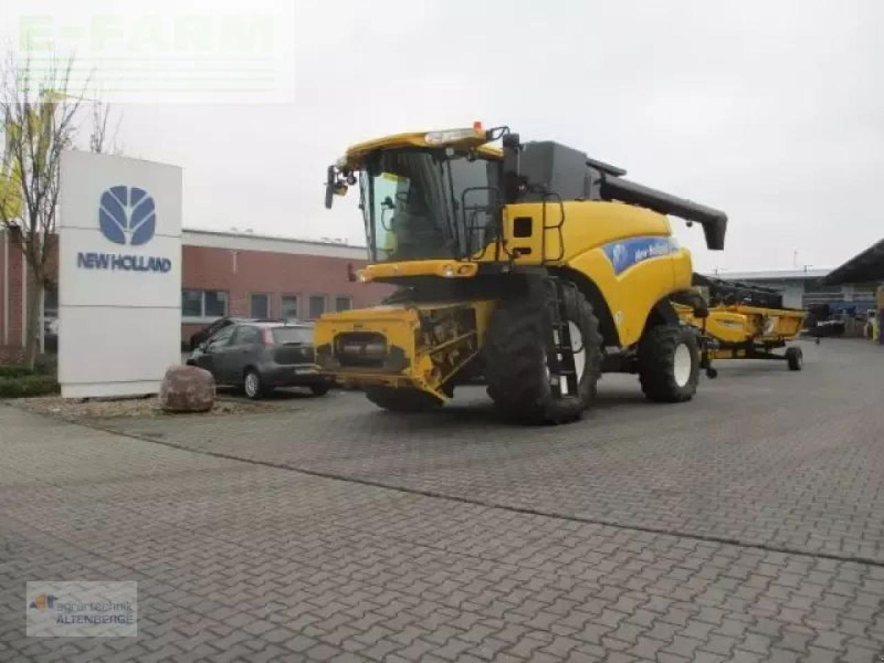 New Holland cr 9060 / cr9060 - Obilný kombajn: obrázok 2 New Holland cr 9060 / cr9060 - Obilný kombajn: obrázok 2