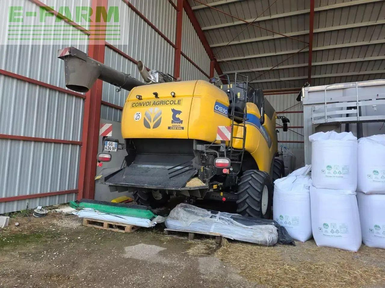 New Holland cx 8.90 - Obilný kombajn: obrázok 2 New Holland cx 8.90 - Obilný kombajn: obrázok 2