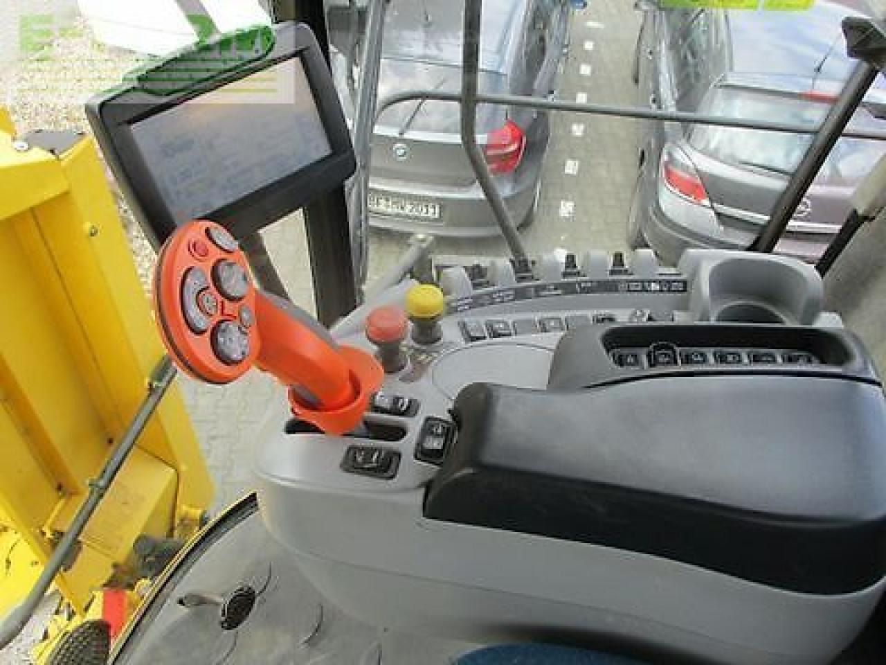 Samohybná rezačka New Holland fr 9050 / fr9050: obrázok 8 Samohybná rezačka New Holland fr 9050 / fr9050: obrázok 8